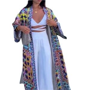 Zara colorful komano